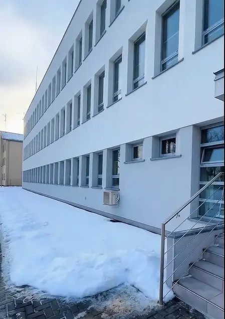 Okna aluminiowe Procural — biurowiec, realizacja Płock